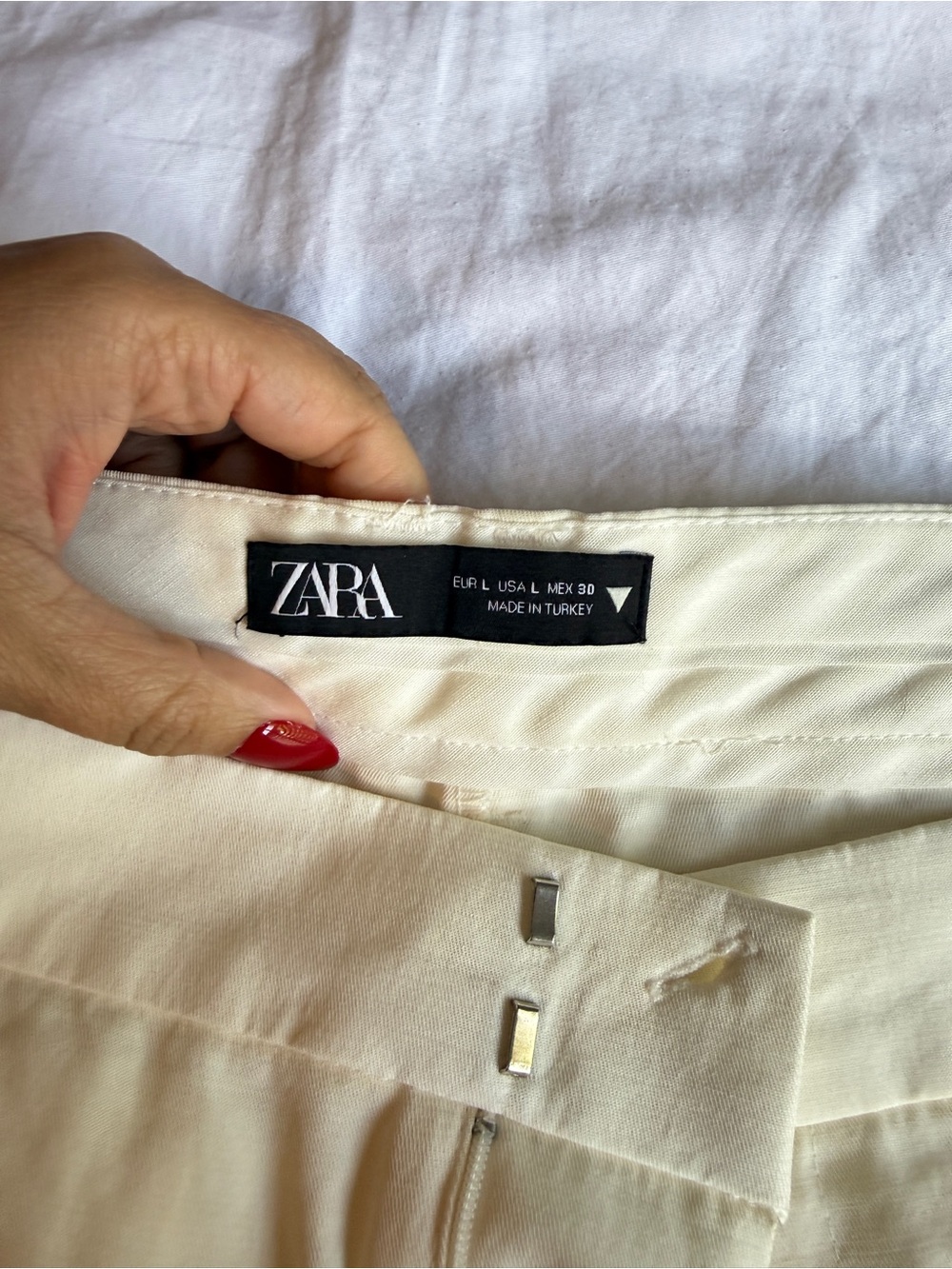 Zara Men’s Cream Dress Pants with Hook Closure